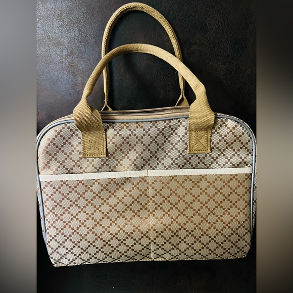 Pet Travel Carrier - for a small dog or cat. Tan/Beige diamond pattern design. - Picture 3 of 6